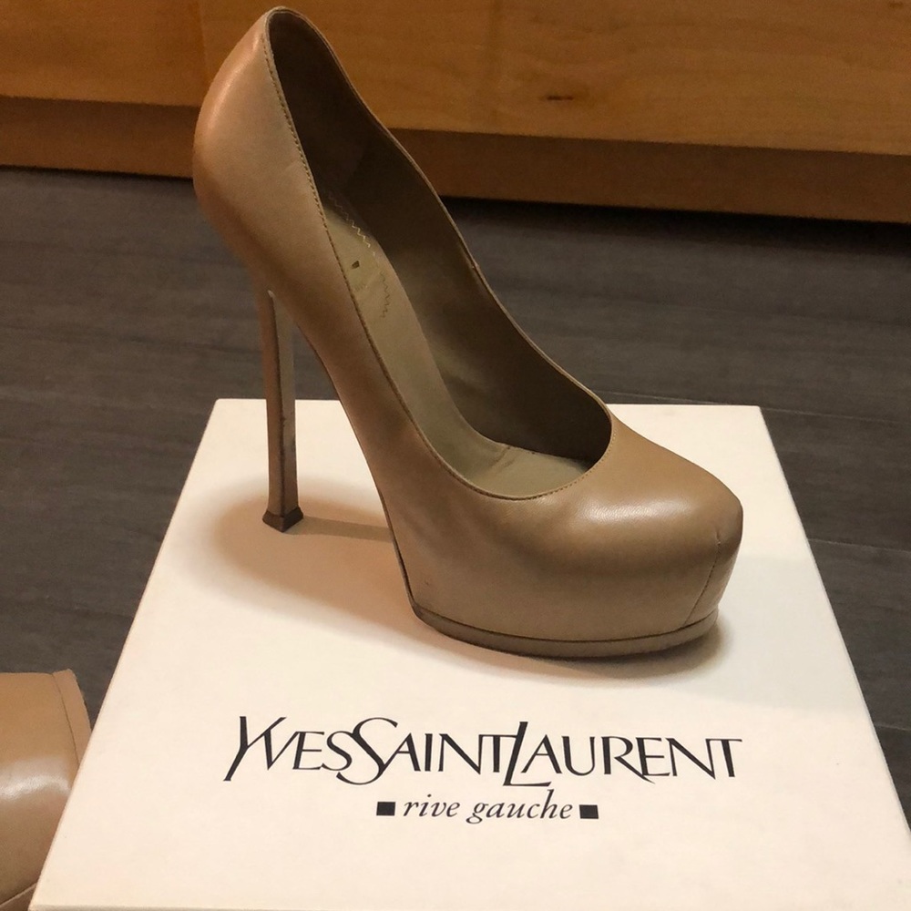 YvesSaintLaurent tribute pumps